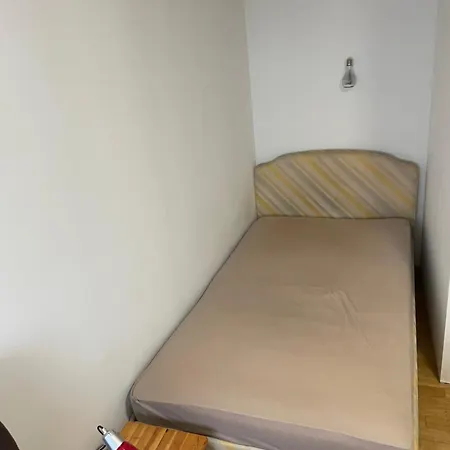 Am Rotkreutz Platz Szálloda *